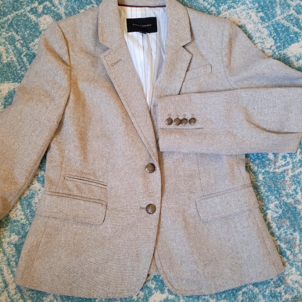 Banana republic blazer beige size 8